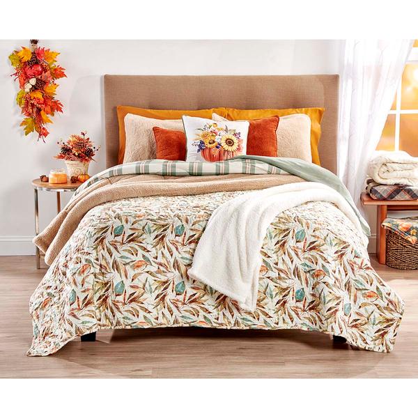 Ashley Cooper(tm) Leaves Print Quilt - image 