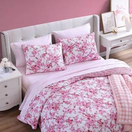 Betsey Johnson Floral Vineyard Quilt Set