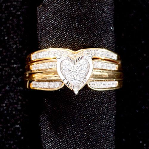 Loveblooms(tm) 10kt. Yellow Gold 1/4ctw. Heart Bridal Set