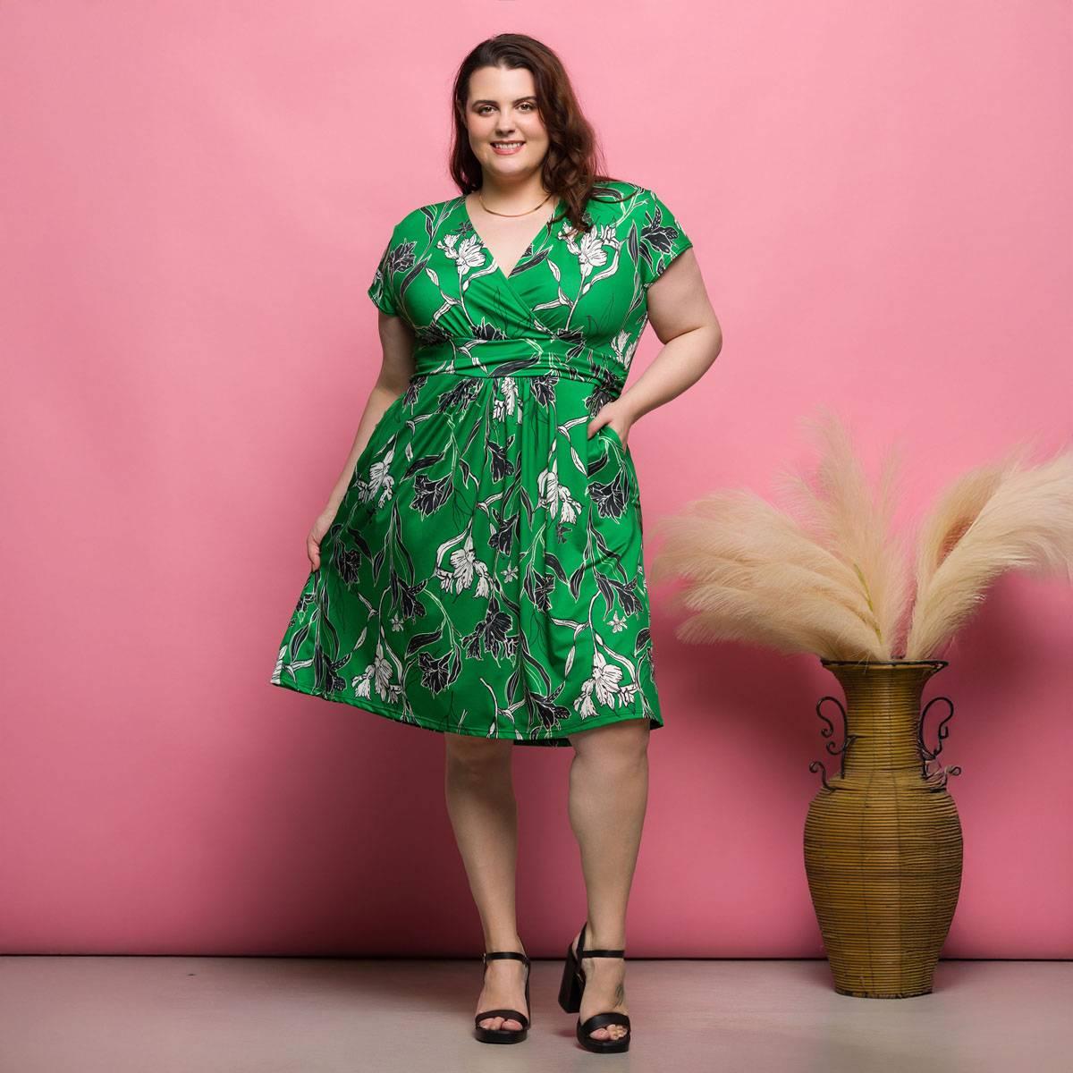 Plus Size 24/7 Comfort Apparel Green Floral Pocket Dress