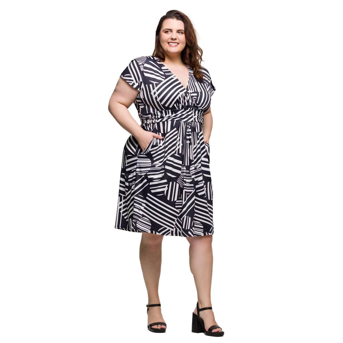 Plus Size 24/7 Comfort Apparel Black & White Pocket Dress