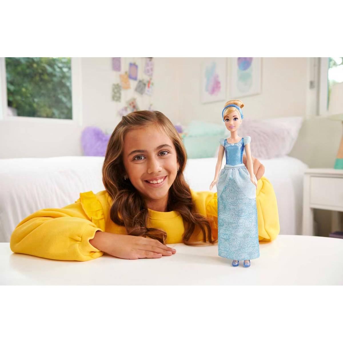 Disney Princess Cinderella Doll With Sparkling Fashion & Accessor