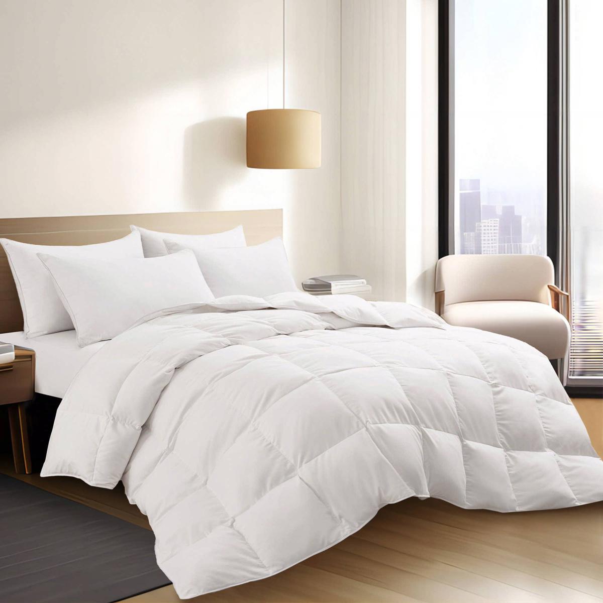 PeaceNest All Season Microfiber Goose Down and Feather Comforter