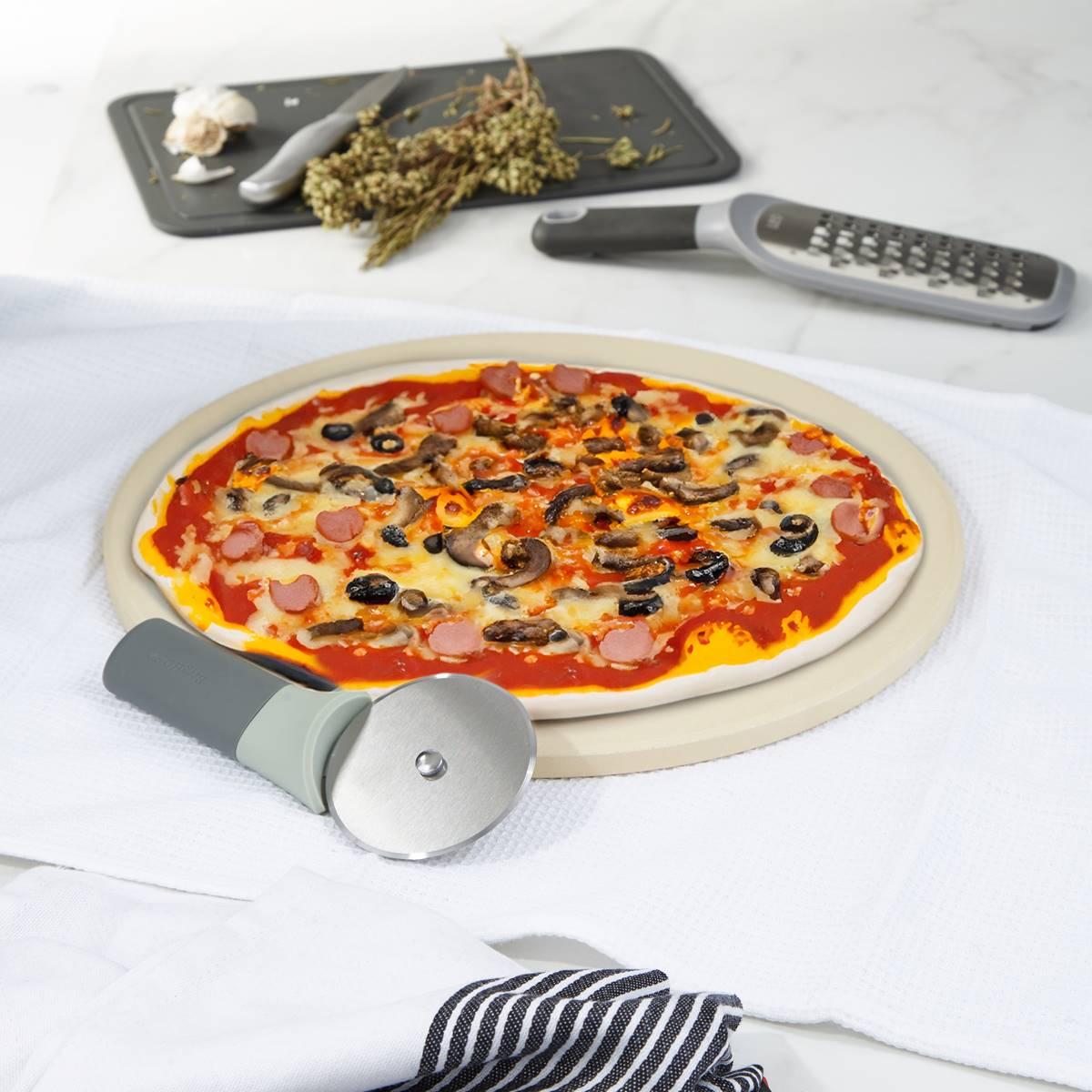BergHOFF Balance 7.5in. Stainless Steel Pizza Cutter