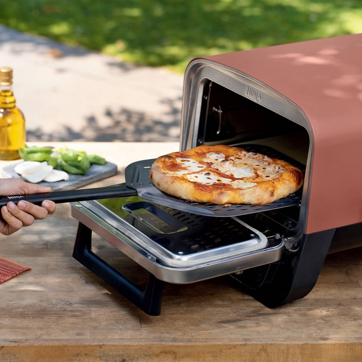 Ninja® Woodfire 8-in-1 Outdoor Oven