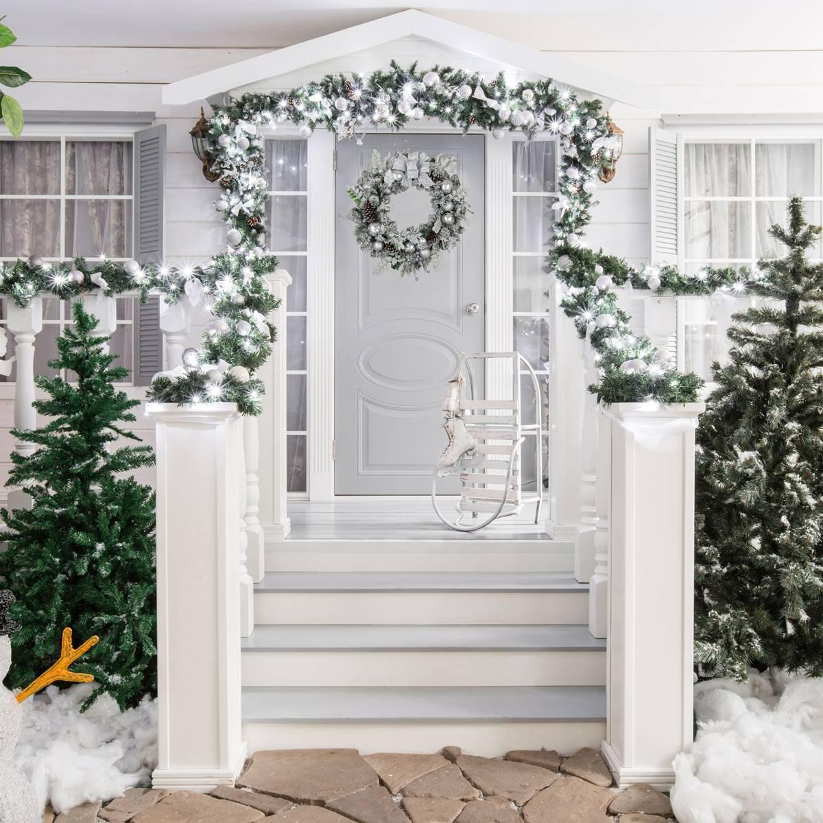 Northlight Seasonal 30in. Frosted Artificial Christmas Wreath