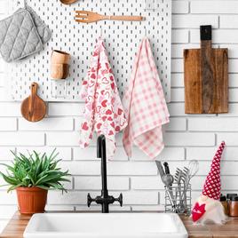 Northlight Seasonal Valentine''s Day Plaid & Hearts Kitchen Towels