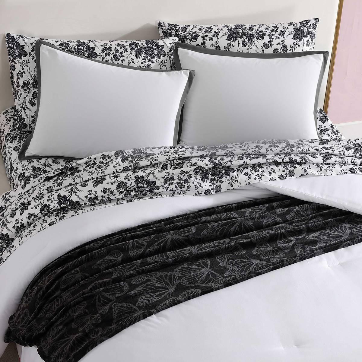 Betsey Johnson 4pc. Signature Hotel Comforter Set