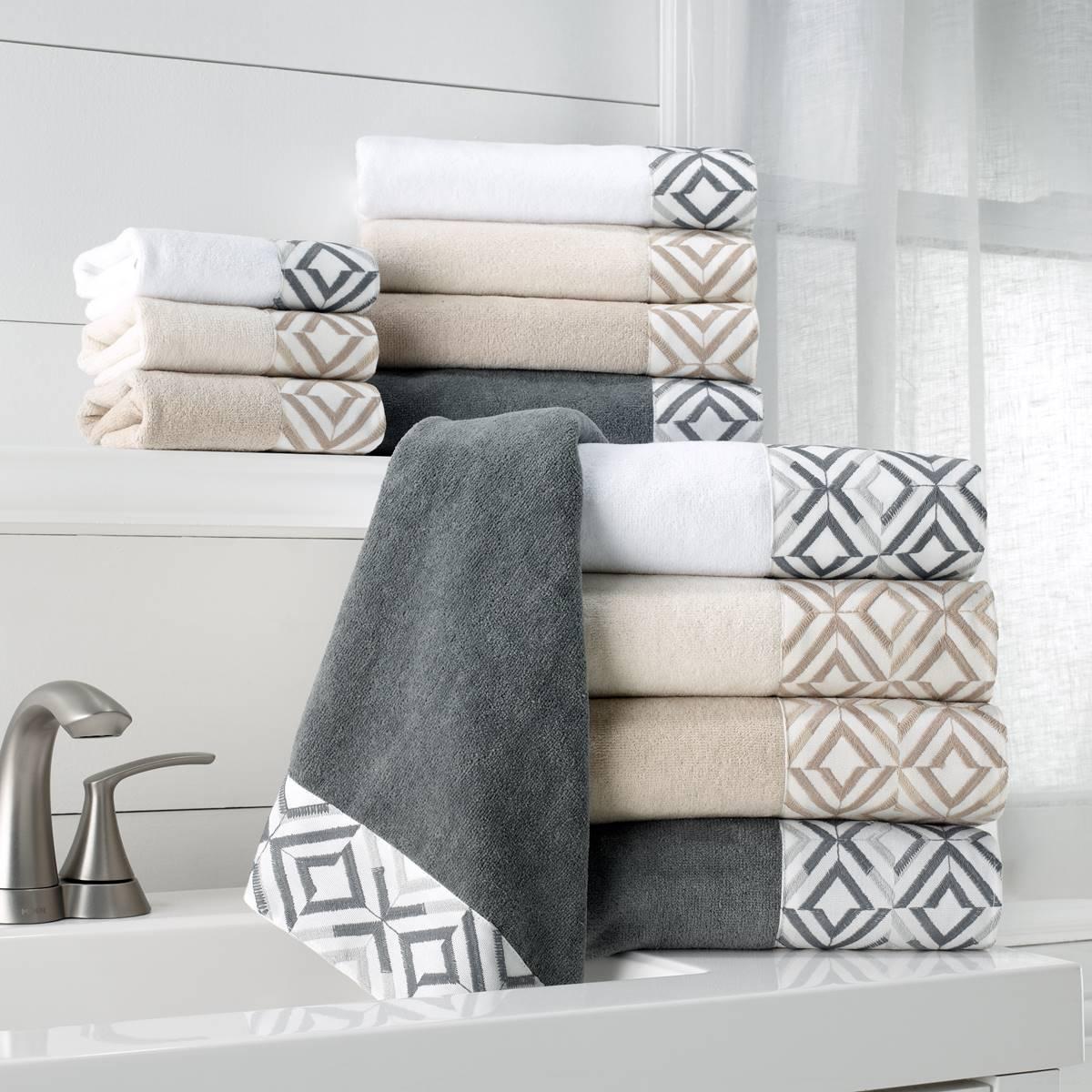 Avanti Harlow Fingertip Towel
