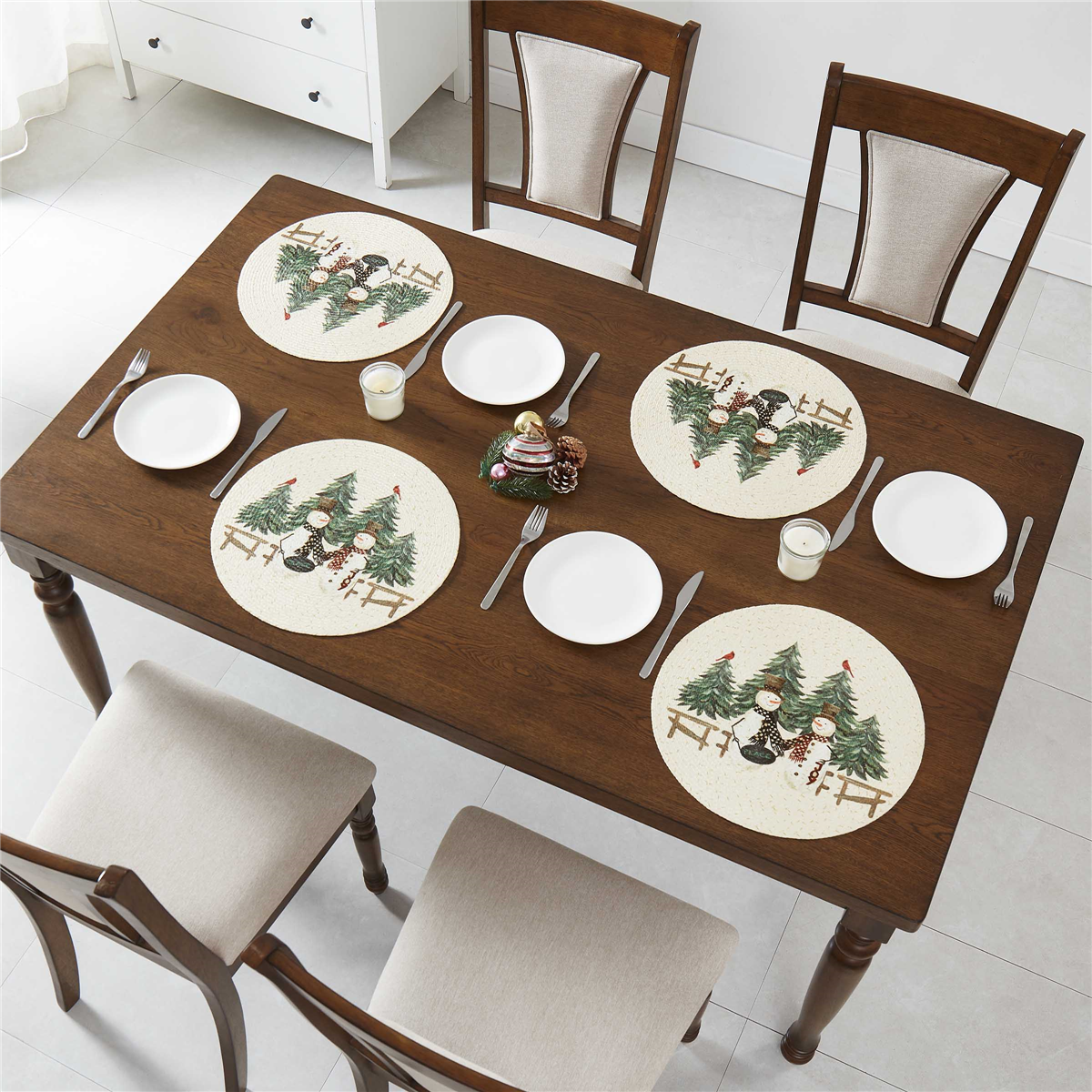 Avanti Linens Country Snowman Round Placemats - Set of 4