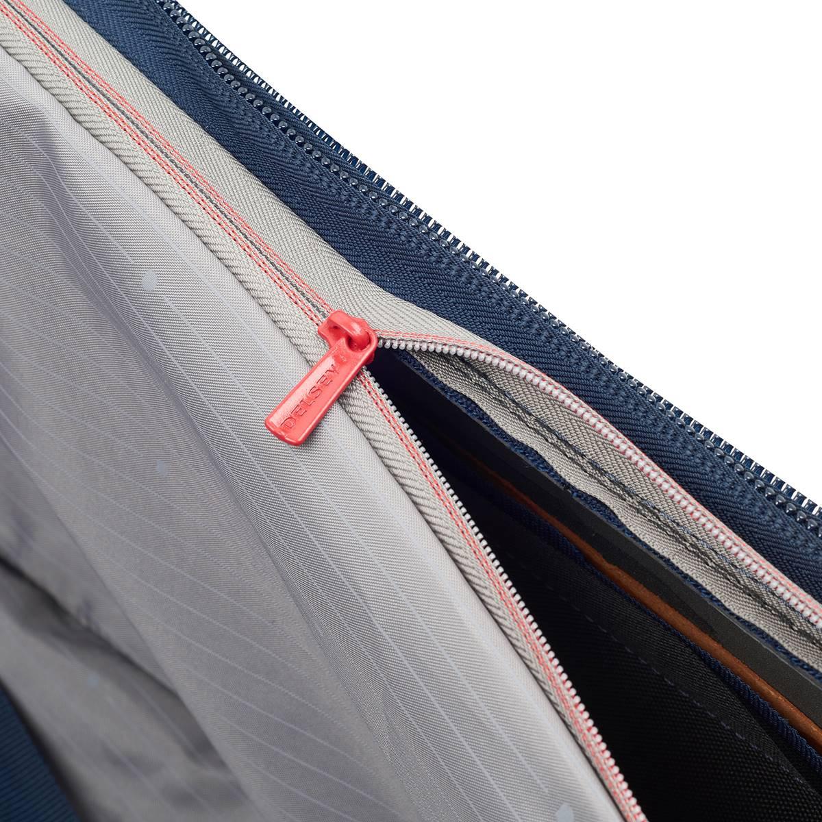 Delsey Paris Helium Dlx Carry On Spinner Luggage