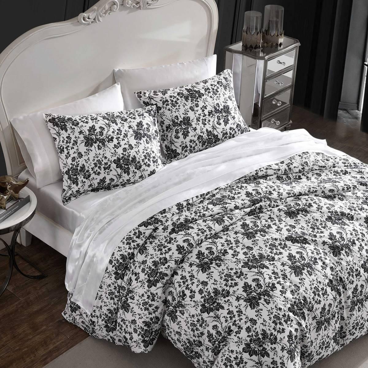 Betsey Johnson Betseys Toile Duvet Cover Set