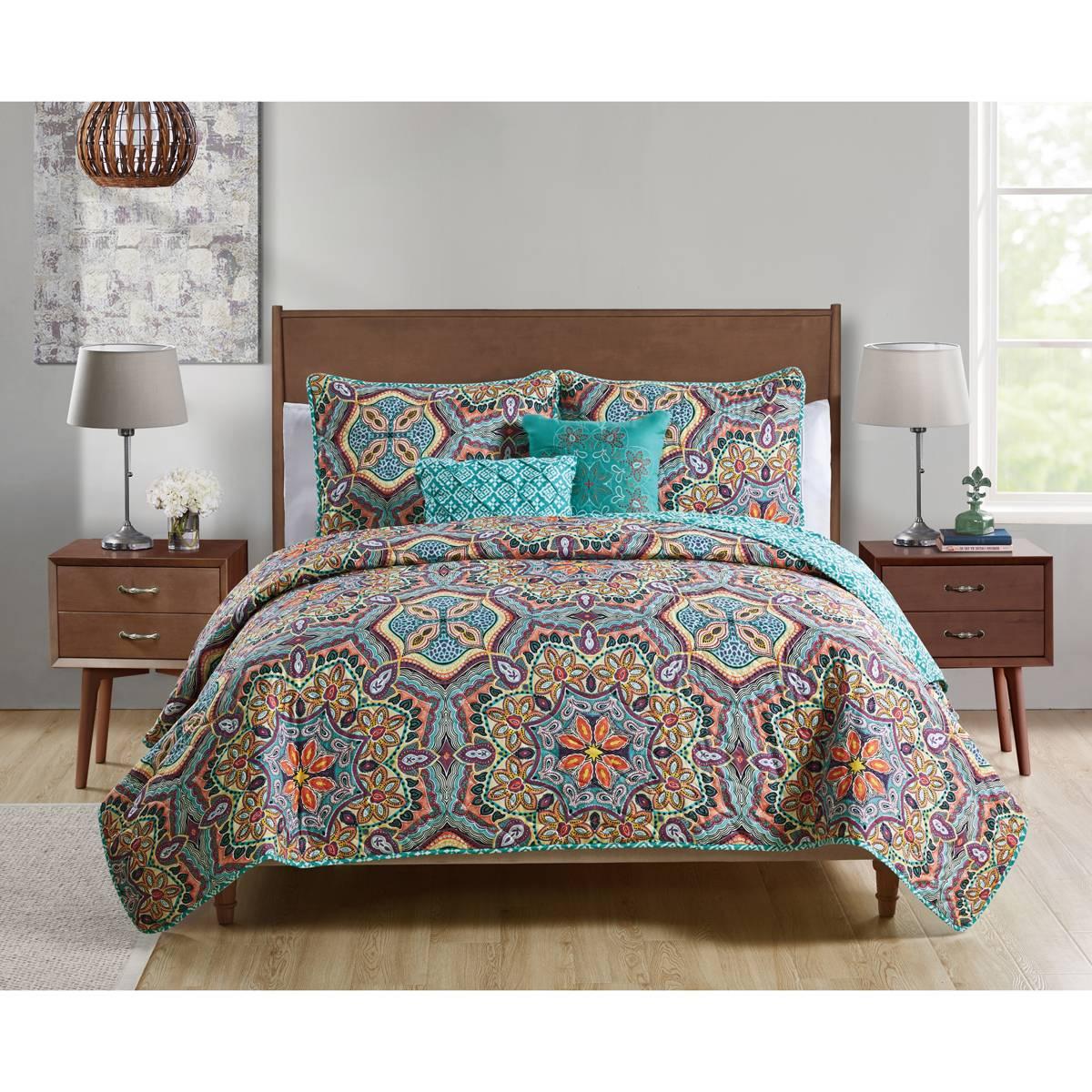 VCNY Home Yara Aqua Medallion Reversible Quilt Set