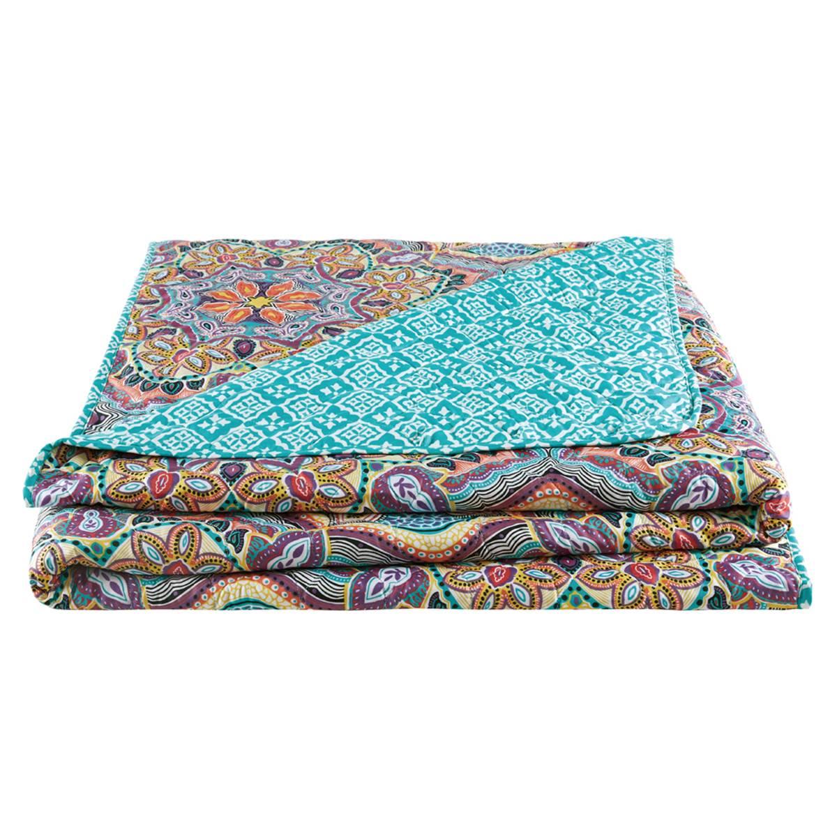 VCNY Home Yara Aqua Medallion Reversible Quilt Set