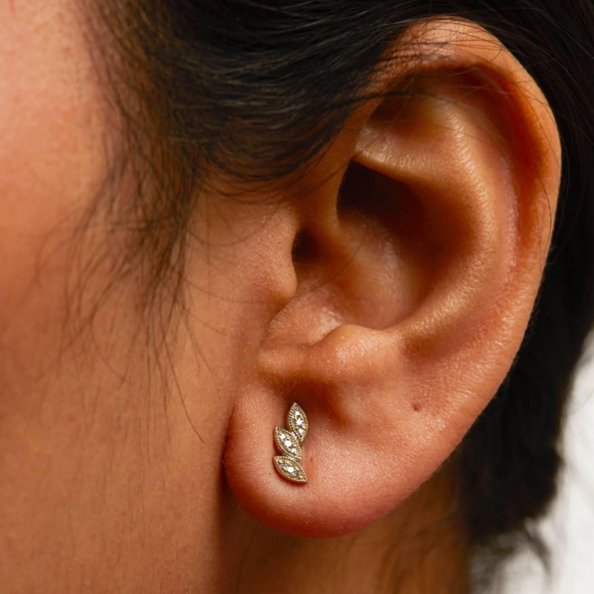Haus of Brilliance 10kt. Gold 1/10ctw. Diamond Leaf Stud Earrings