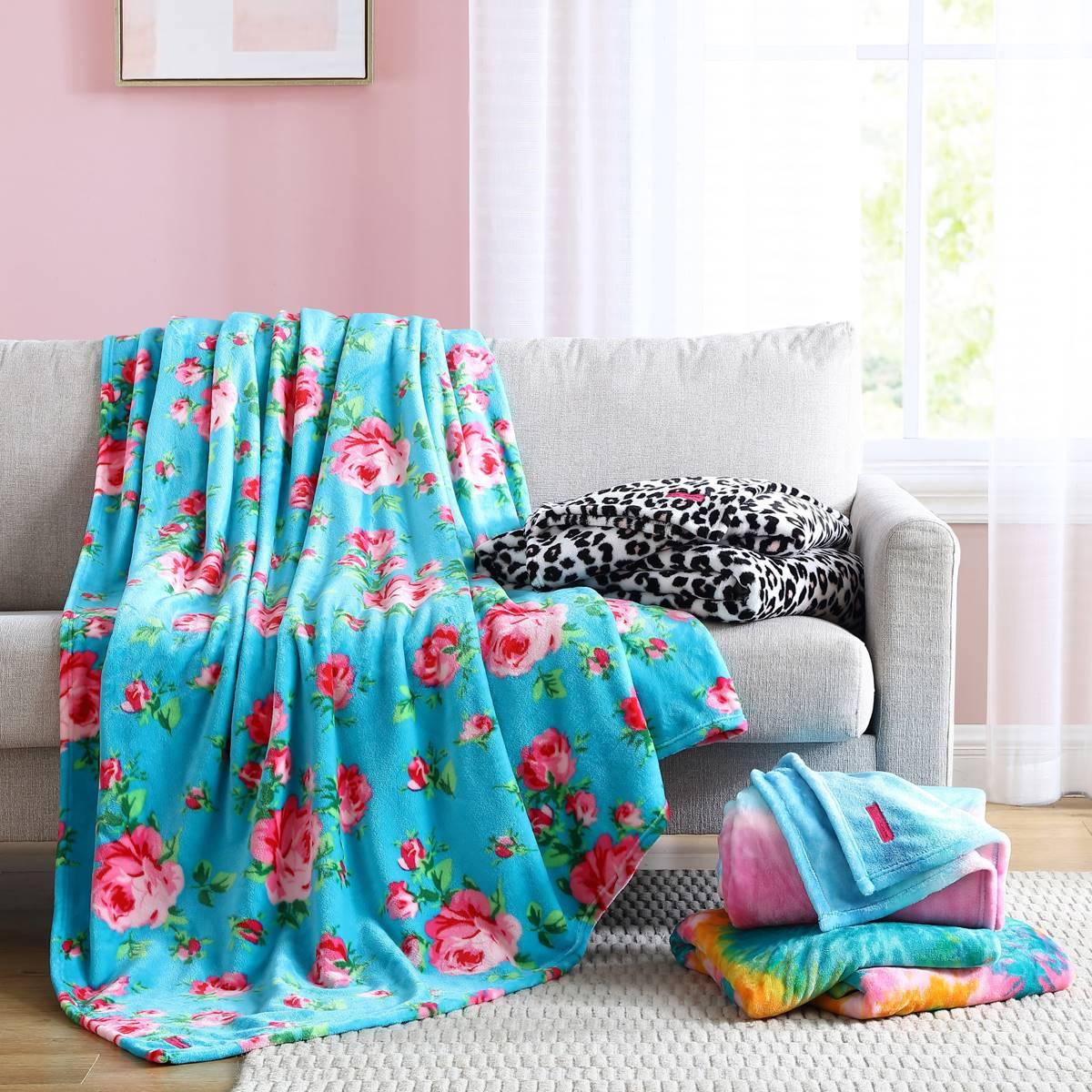 Betsey Johnson Bouquet Day Plush-Fleece Blanket