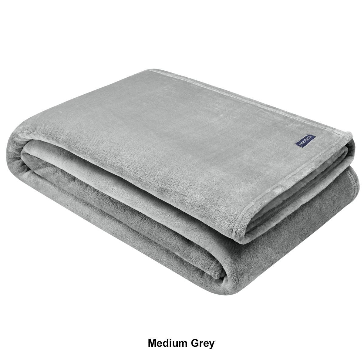 Nautica Solid Blanket