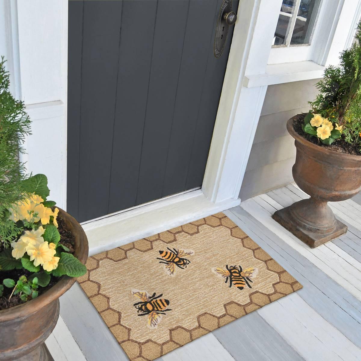 Liora Manne Frontporch Honeycomb Bee Rectangular Accent Rug