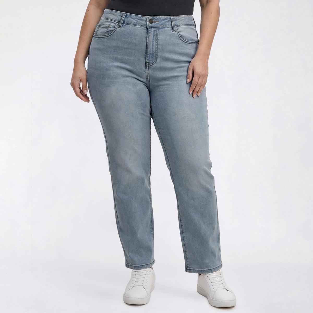Plus Size Bleu Denim Straight Leg Jeans