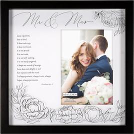 Malden 5x7 Corinthian Shadowbox