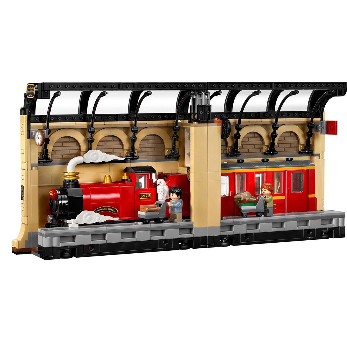 LEGO® Harry Potter Book Nook Hogwarts Express