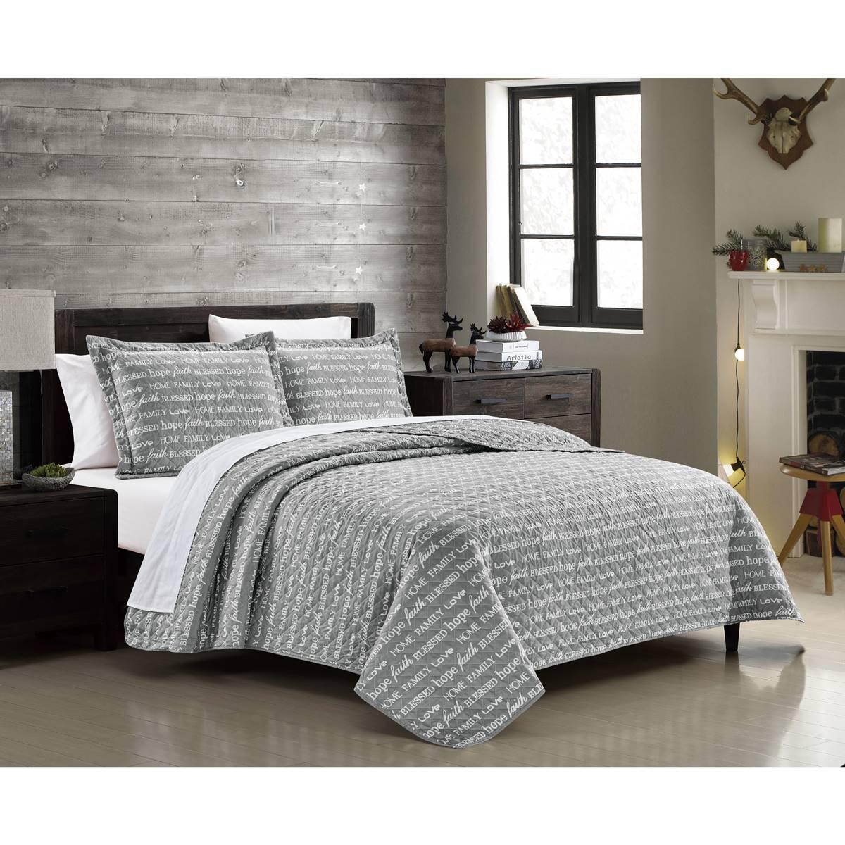 Spirit Linen Home(tm) Holiday Words Quilt Set