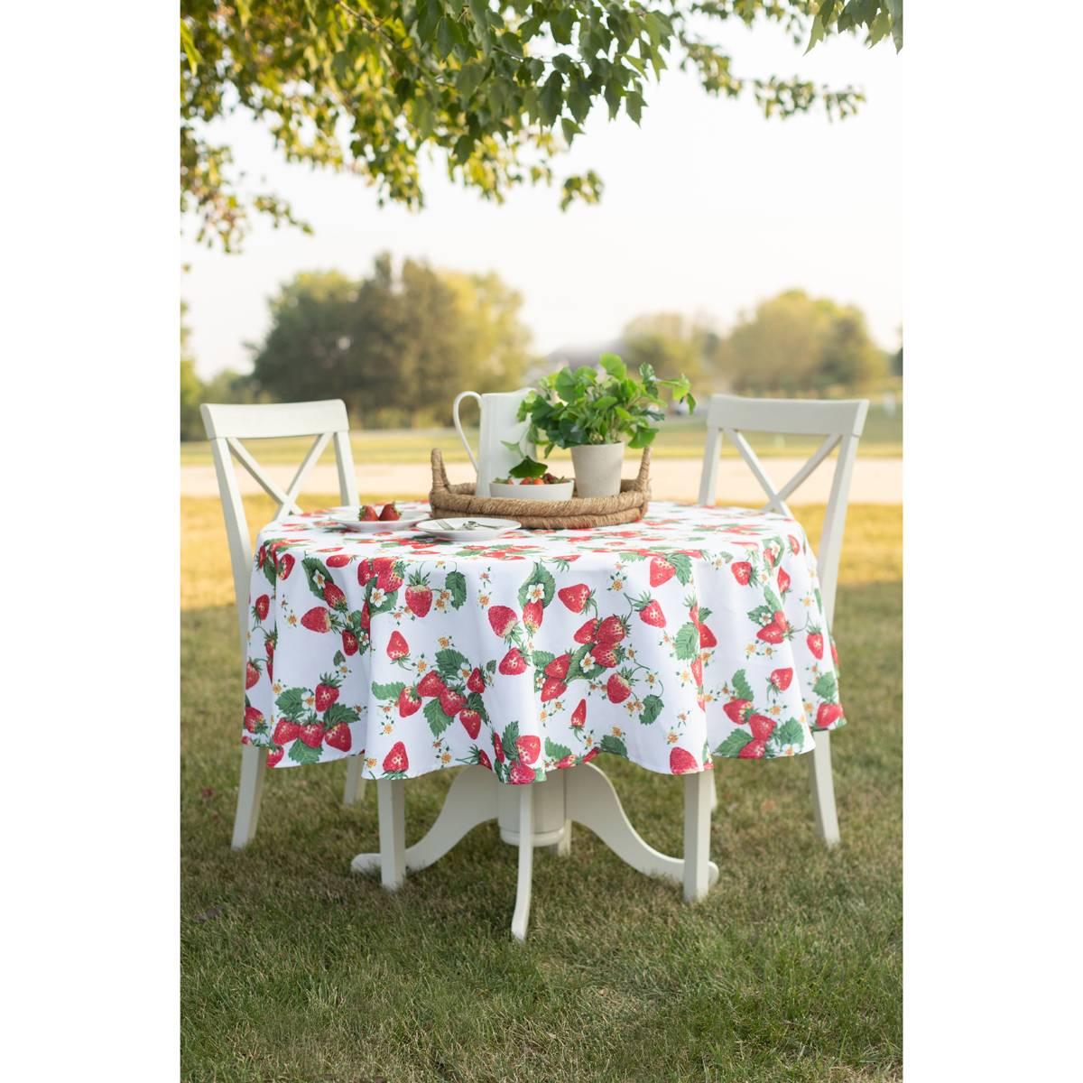 Sweet Strawberries Textured Tablecloth