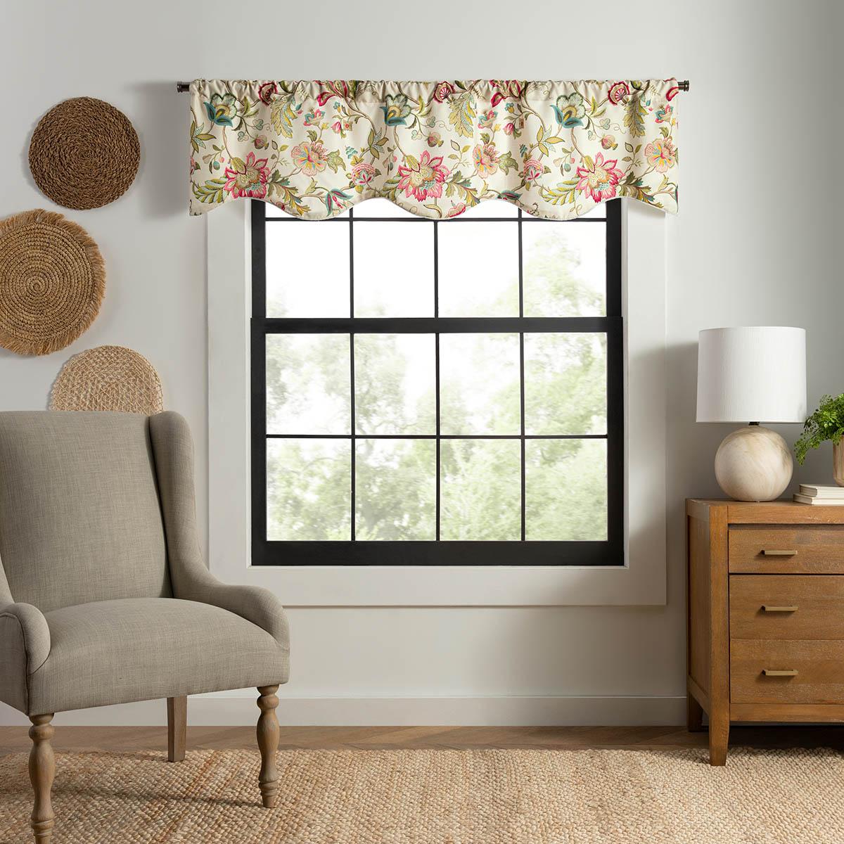 Brissac Print Lined Scallop Valance