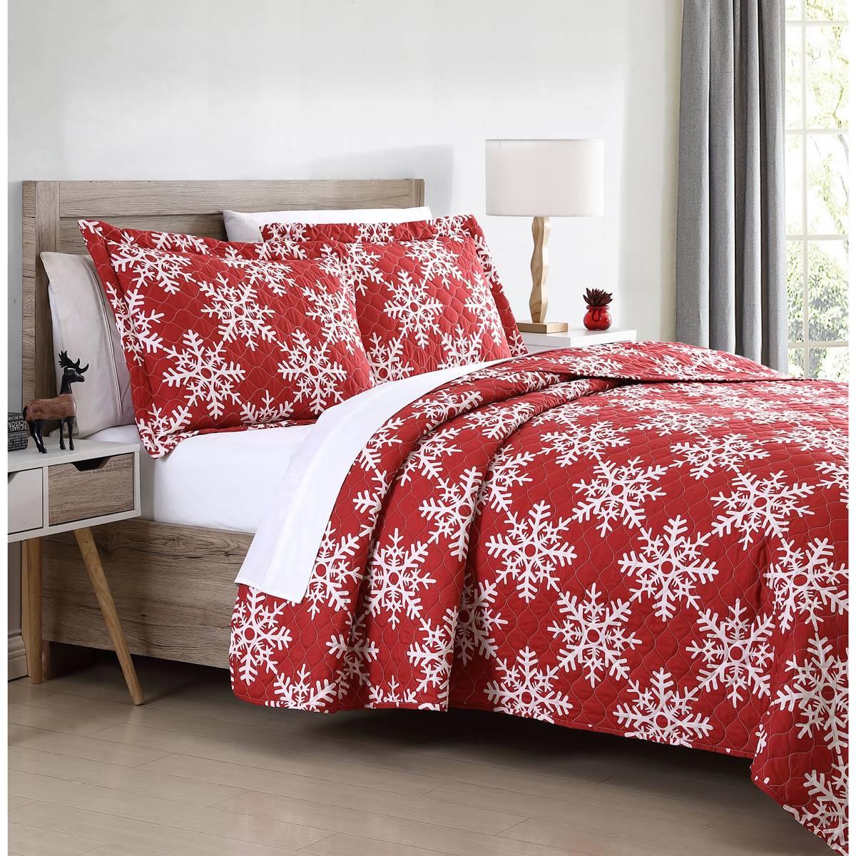 Spirit Linen Home™ Holiday Snowflakes Quilt Set