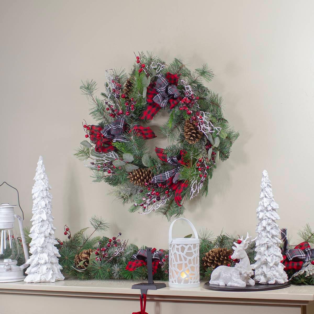 Northlight Seasonal Plaid & Berries Artificial Christmas Wreath