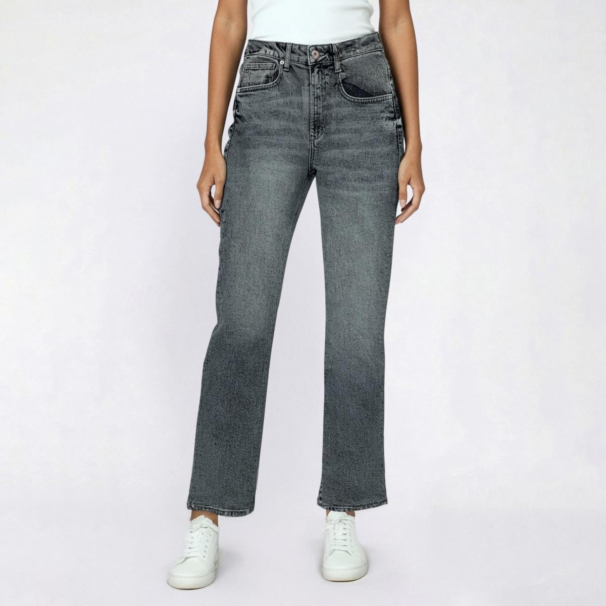 Juniors Celebrity Pink Ultra High Rise Straight Leg