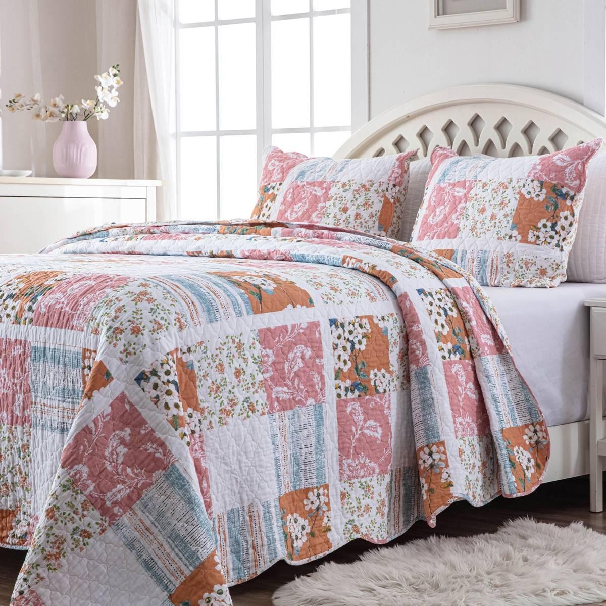 Greenland Home Fashions(tm) Everly Shabby Chic Quilt Set