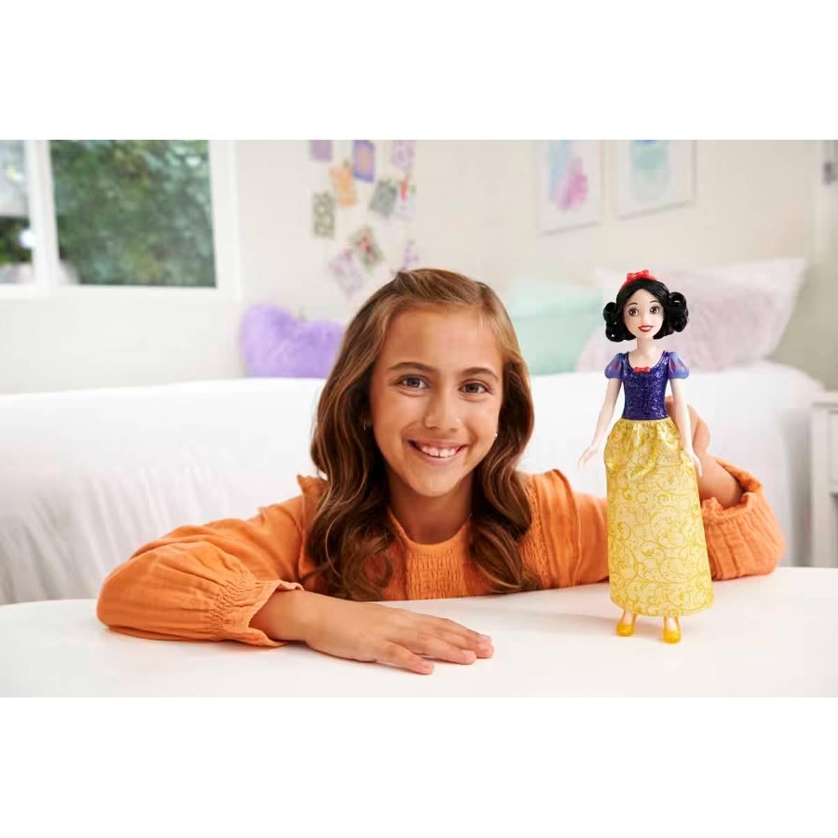 Disney Princess Snow White Doll With Sparkling Fashion & Accessor