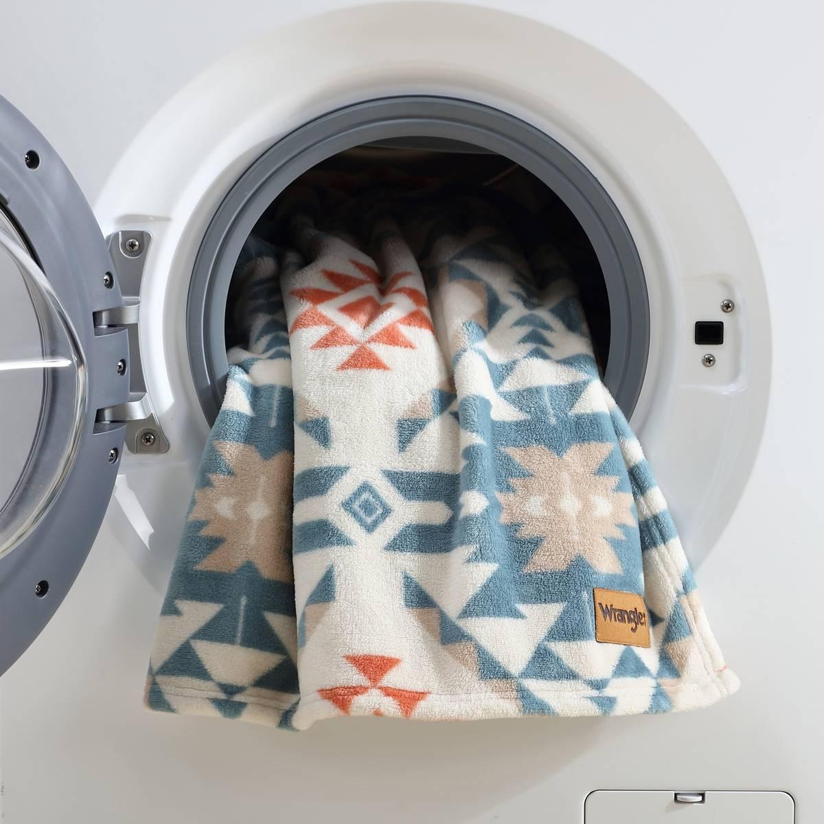 Wrangler Dakota Plush-Fleece Blanket