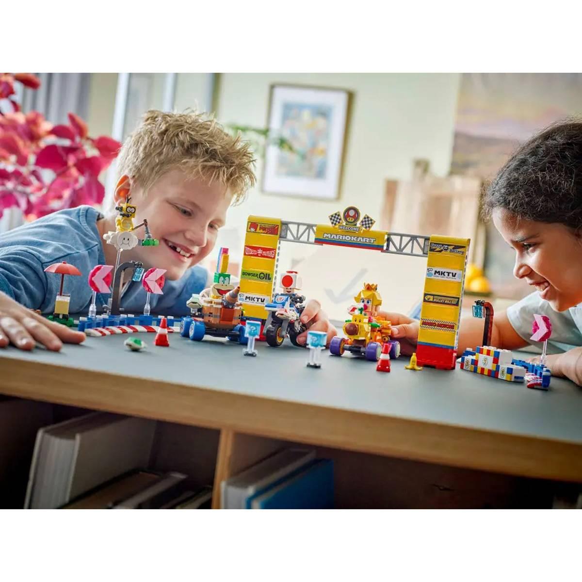 LEGO® Mario Kart™ – Baby Peach & Grand Prix Set Building Kit