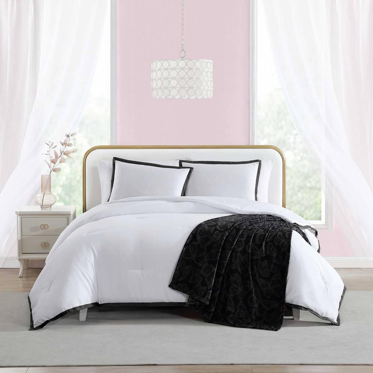 Betsey Johnson 4pc. Signature Hotel Comforter Set