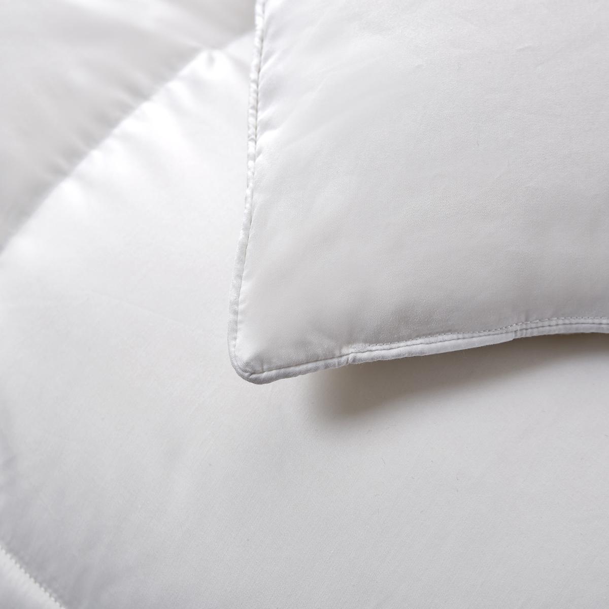 Serta® 300 Thread Count White Down Fiber Extra Warmth Comforter