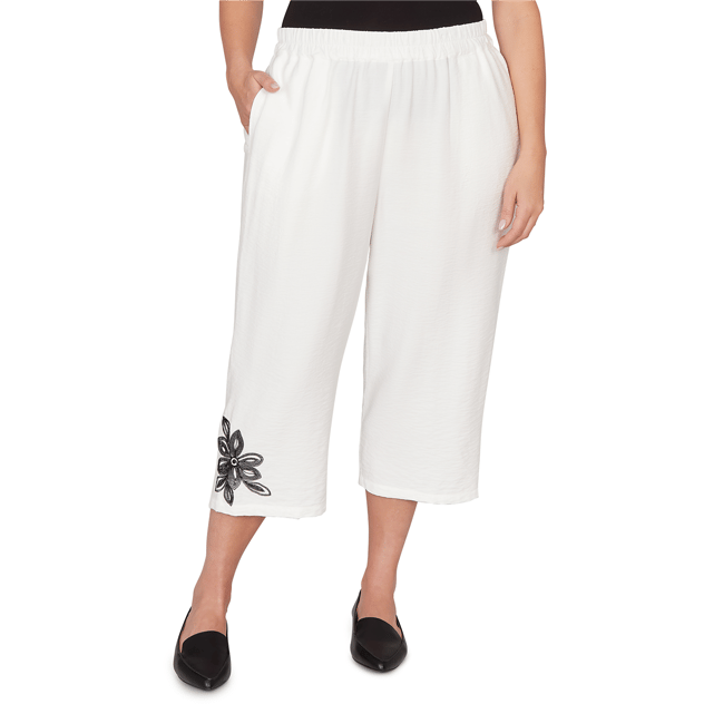Plus Size Alfred Dunner Crowd Pleaser Embroidery Hem Capris