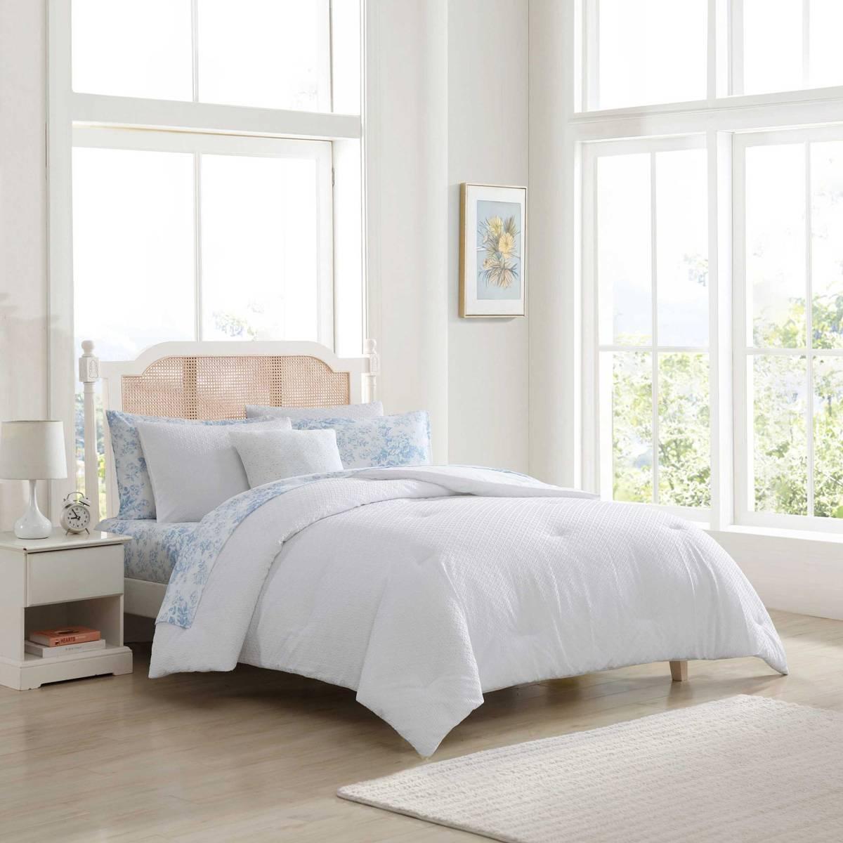 Laura Ashley Margaret 8pc. Microfiber Bed In A Bag