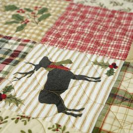 Your Lifestyle Holly Forest 3pc. Quilt Set