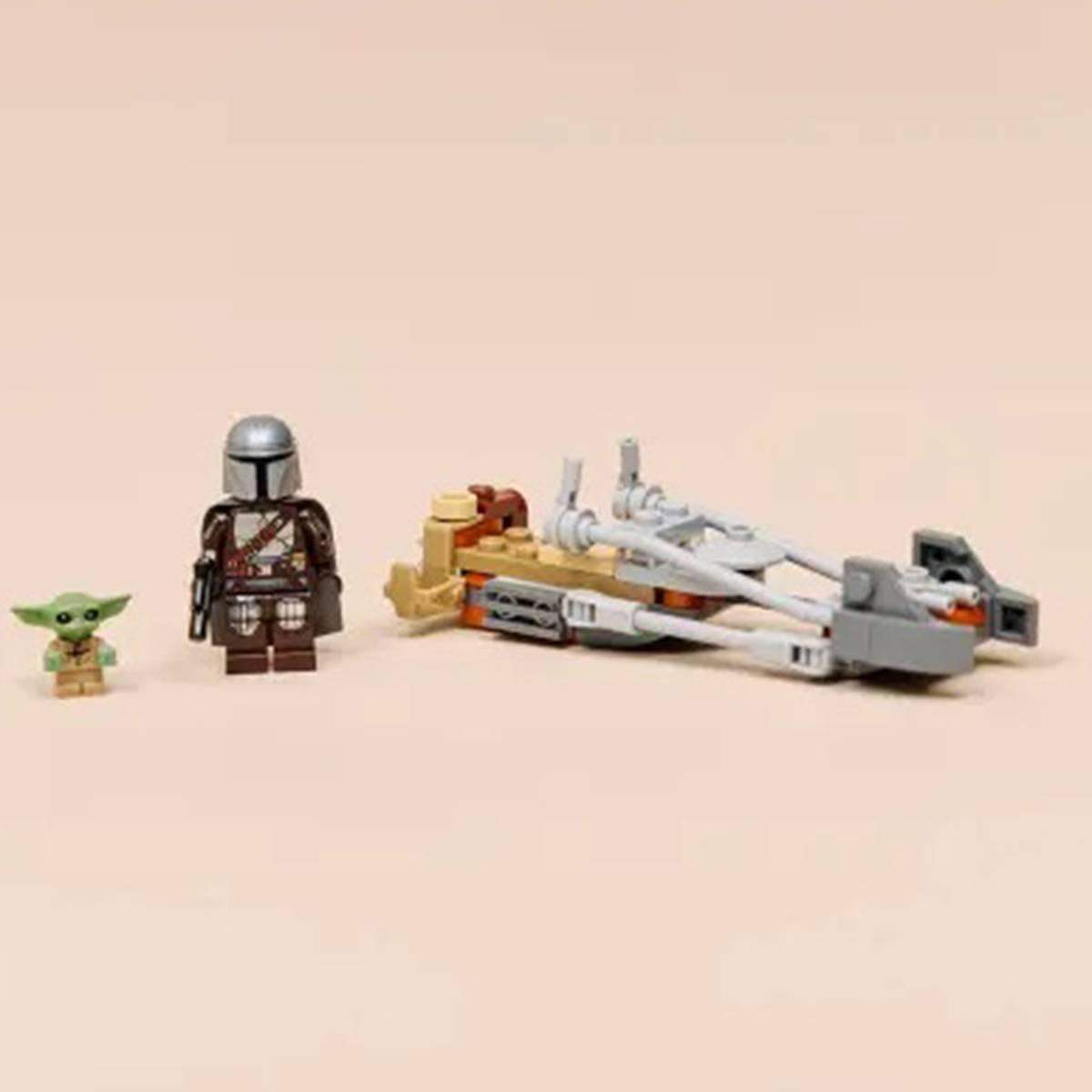 LEGO® Star Wars™ Mandalorian & Grogu''s Speeder Bike Building Kit