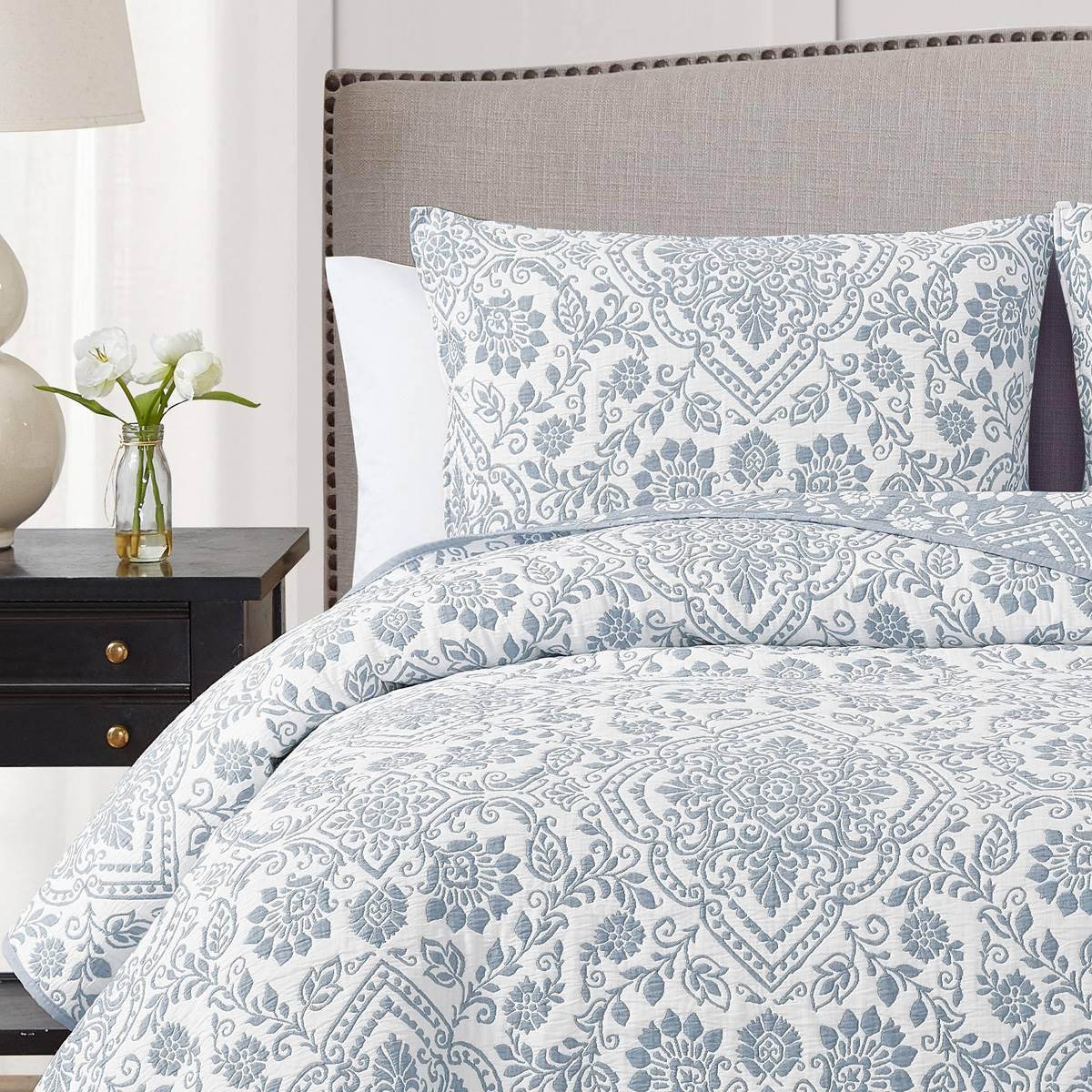 Cedar Court Deena Soft Jacquard Reversible Quilt Set