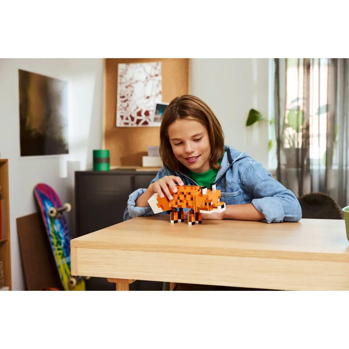 LEGO® Minecraft® The Fox Building Kit