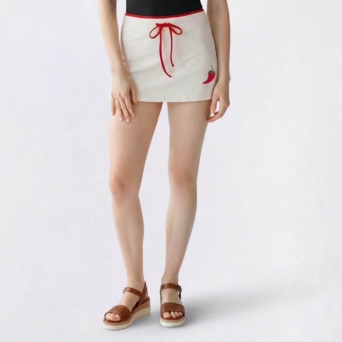 Juniors No Comment Contrast Applique Mini Skort - Gardenia