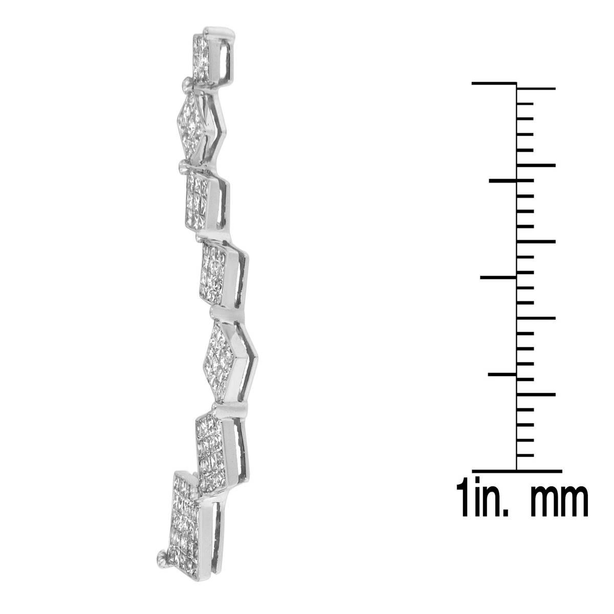 Haus of Brilliance 10kt. White Gold 1.0ctw. Diamond Curve Pendant