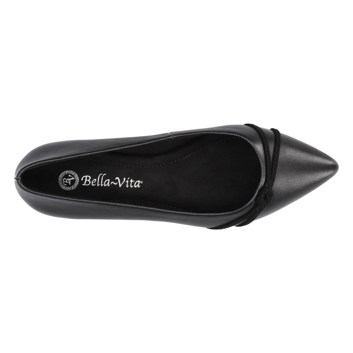 Womens Bella Vita Rhea Pointed Toe Flats