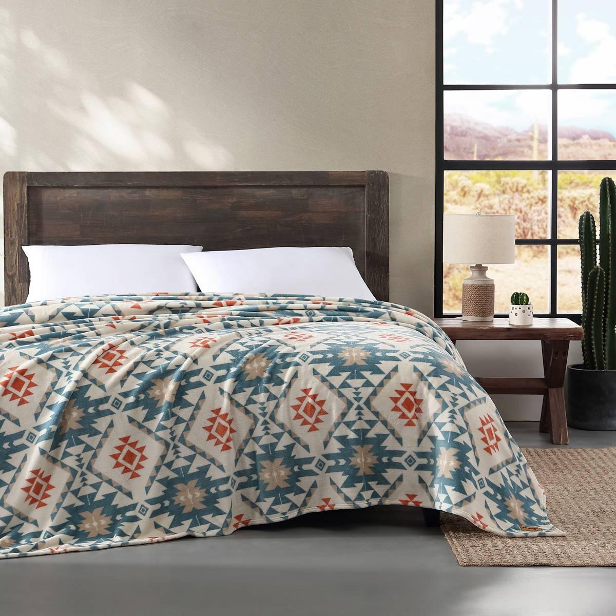 Wrangler Dakota Plush-Fleece Blanket