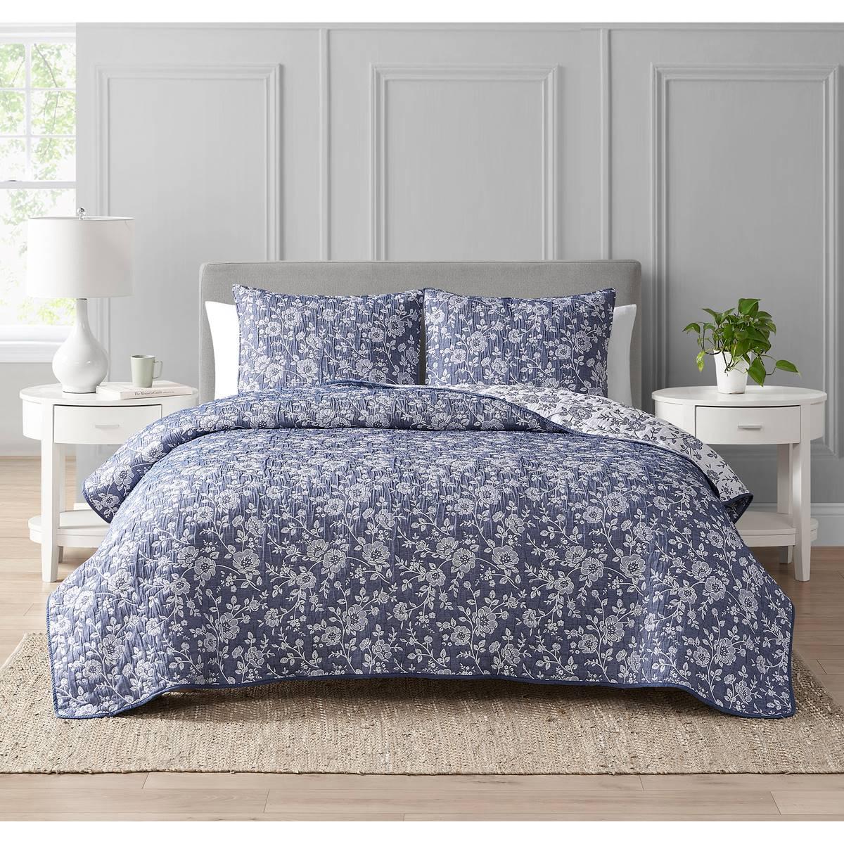 Cedar Court Marguerite Floral Reversible Quilt Set