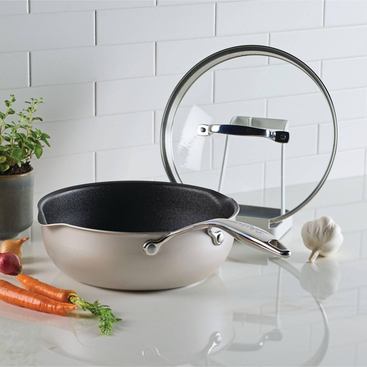 Circulon 9.5in. ScratchDefense Nonstick Infinity Pan