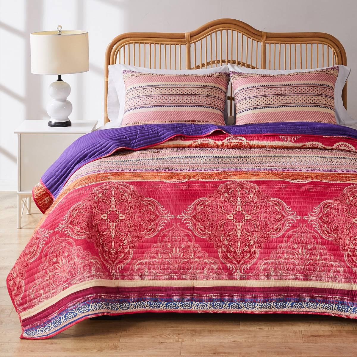 Greenland Home Fashions(tm) Aurora Mid-Century Boho Pink Quilt Set